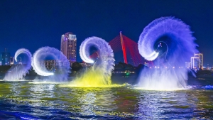 Đà Nẵng downtown với show trình diễn pháo hoa và jetski